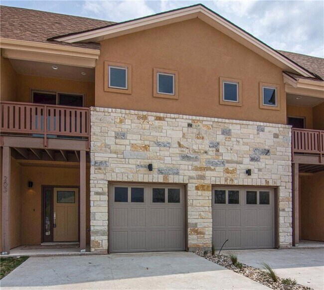 Building Photo - 203 Conservation Dr