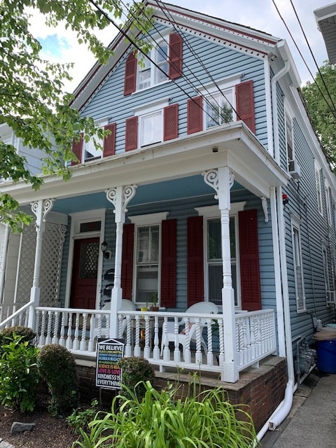 Building Photo - 60 Buttonwood St