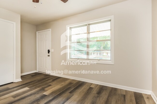 Foto del edificio - 1838 Emerson Ave