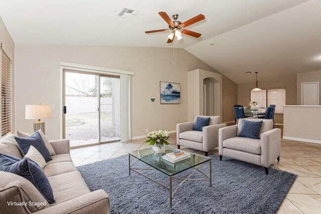 Foto del edificio - 10640 E Enid Ave