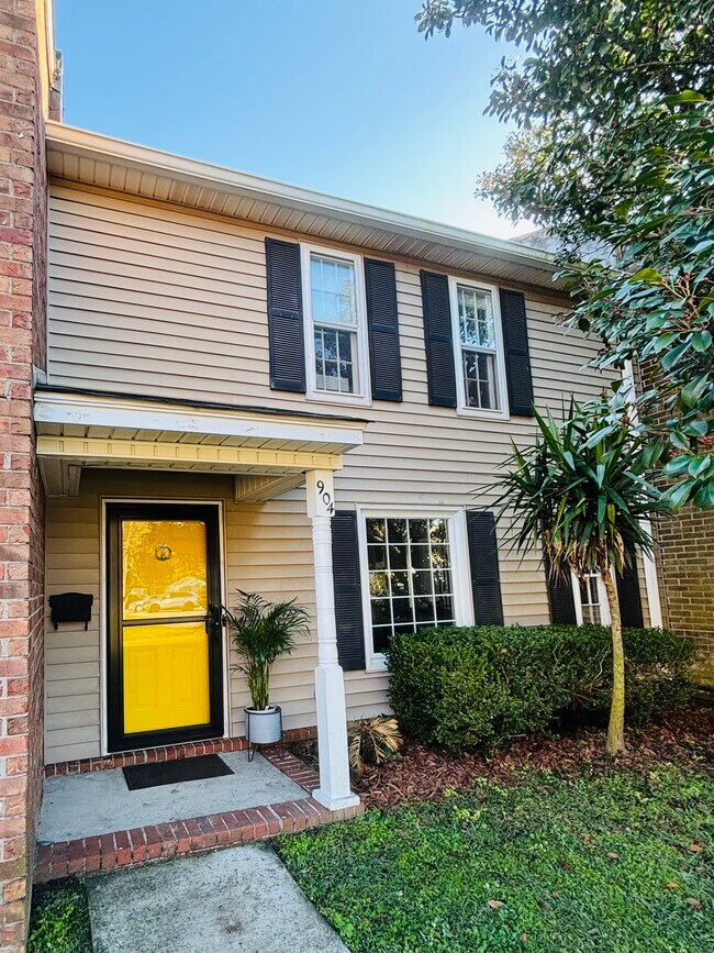 Foto del edificio - 904 Beresford Ct