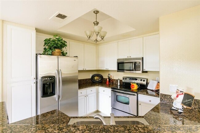 Foto del edificio - 9293 Regents Rd