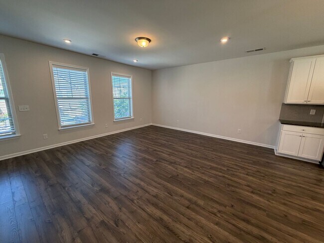 Building Photo - 311 Mahone Dr