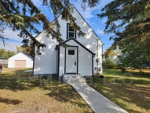 Building Photo - 708 3rd St NW