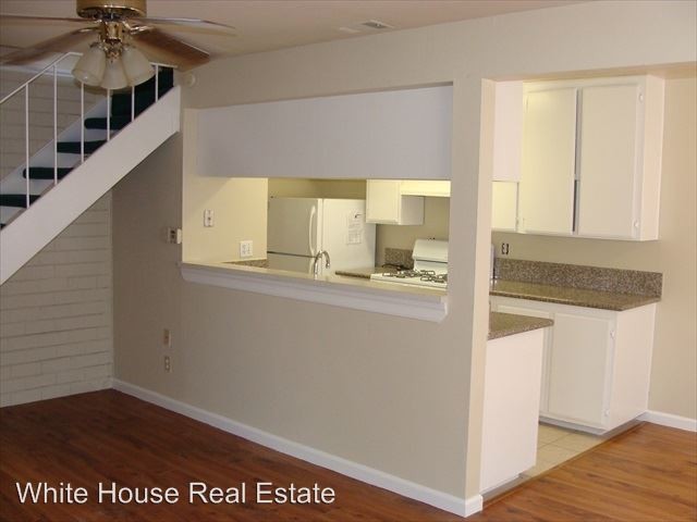 Building Photo - 2 br, 1 bath House - 9512 Emerald Park Dr #3