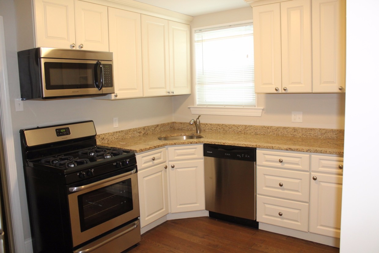 Foto principal - 788 E 3rd St