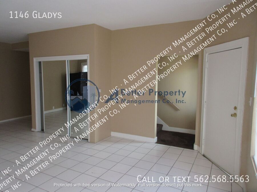 Foto del edificio - 2 story 3 bed, 2 bath w/tiled floors & inc...