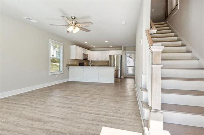Building Photo - 5280 Chrysler Dr
