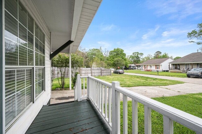 Building Photo - 8712 Aspen Court