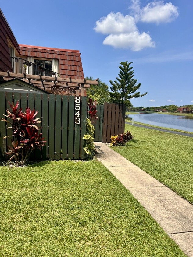 Primary Photo - 8543 Boca Rio Dr