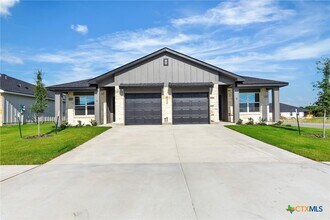 Building Photo - 902 Cherry Laurel Ln