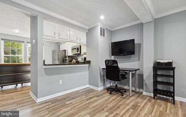 Foto del edificio - 1679 Fieldthorn Dr