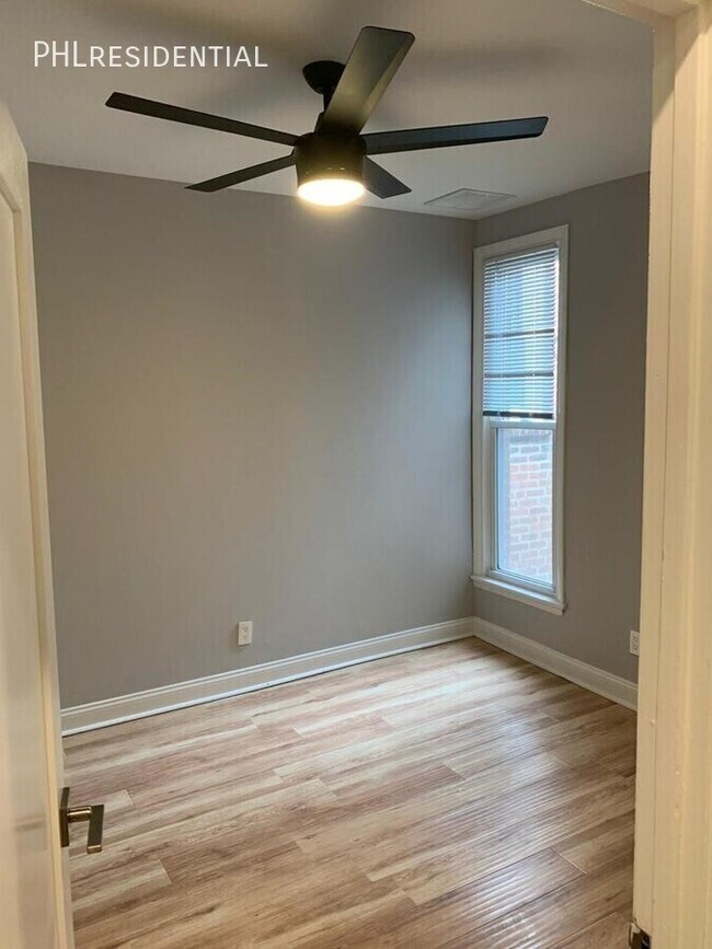 Foto del edificio - 404 W Walnut Ln