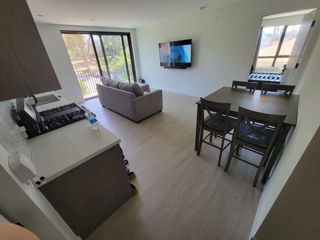 Foto del edificio - 4506 Dockweiler St