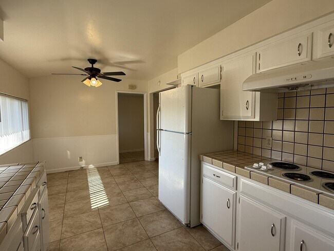 Building Photo - 583 Tahoe Terrace