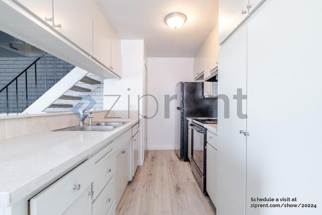 Foto del edificio - 7384 Franklin Blvd