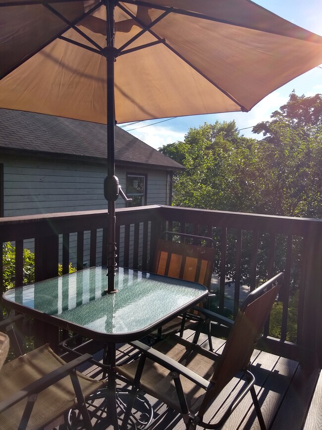 Private trex deck for morning coffee, happy hour, outdoor dining, yoga! - 156 Henry St