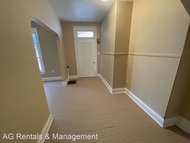 Foto del edificio - 7 br, 2 bath House - 911 W Creighton Ave