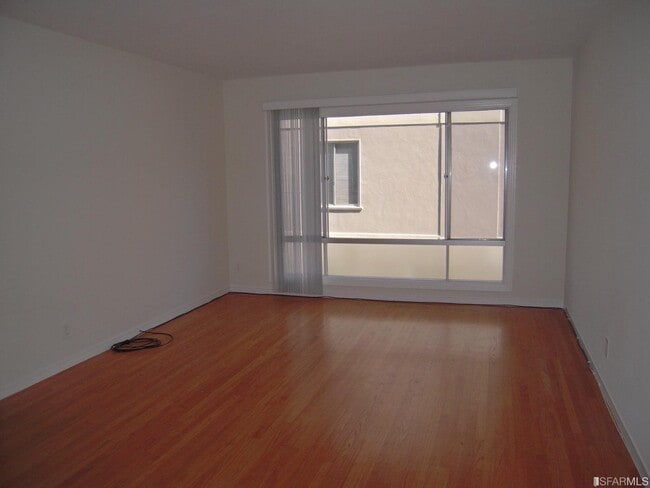 Building Photo - 345 Green St