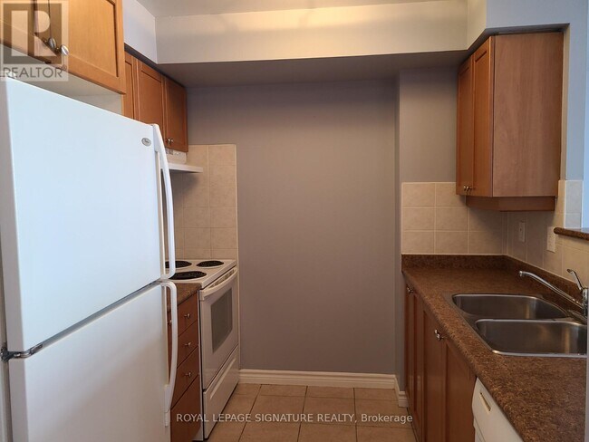 Photo du bâtiment - 700 Humberwood Blvd