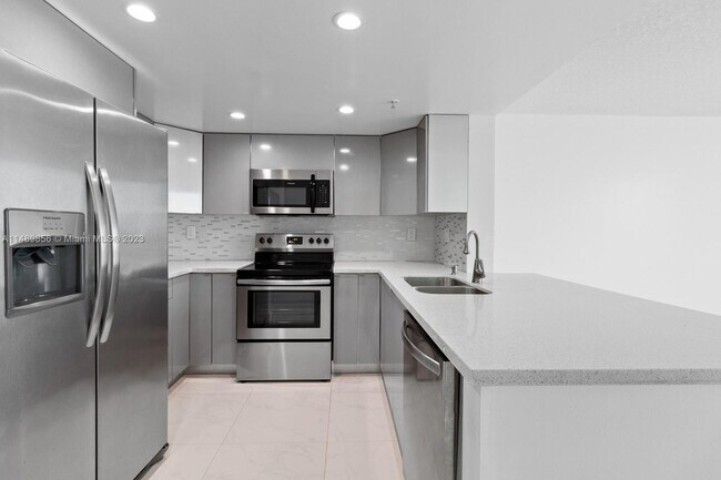 Building Photo - 3000 Coral Wy