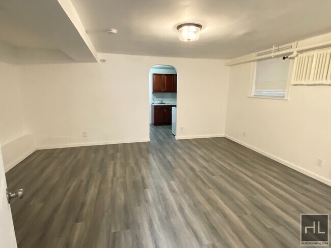 Building Photo - MILLER AVENUE