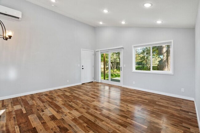 Foto del edificio - 900 Westwood Dr