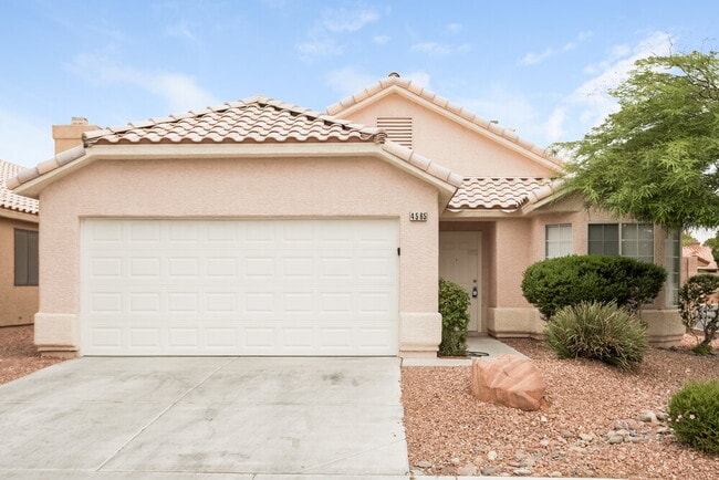 Building Photo - 4565 Savin Cir