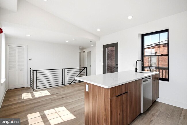 Foto del edificio - 1720 N 24th St