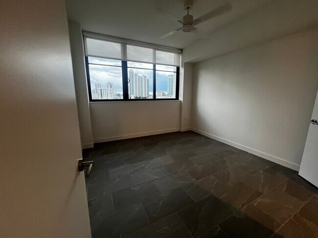Foto del edificio - 162 NE 23rd St