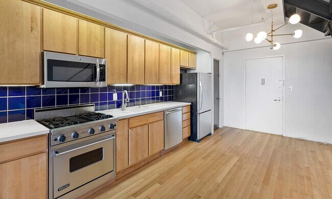 Foto del edificio - 88 E 10th St