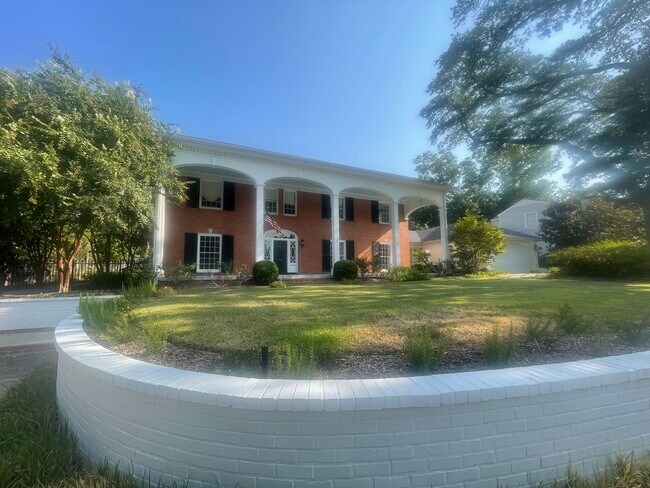 Building Photo - South Highland Beauty! This Is The One To ...