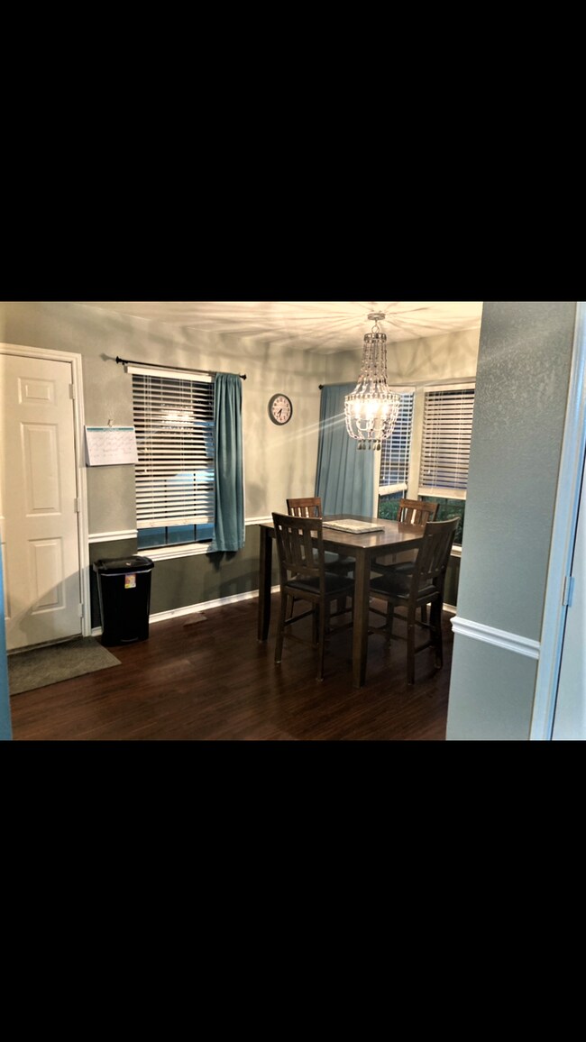 Foto del edificio - 107 Cedar Cir