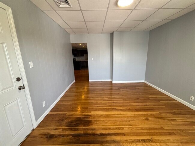 Building Photo - 84 Boutwell St