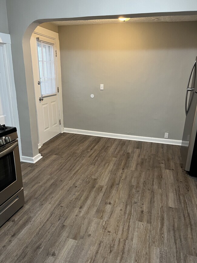 Foto del edificio - 1670 1/2 3rd St.