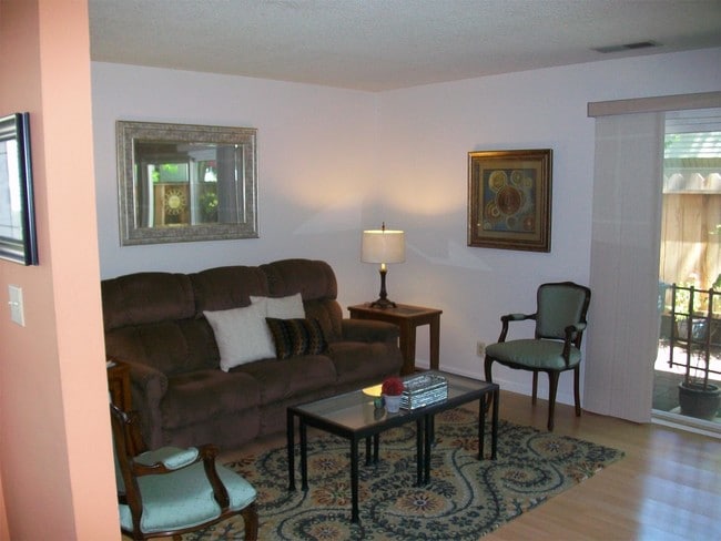Building Photo - 1419 Bel Air Dr