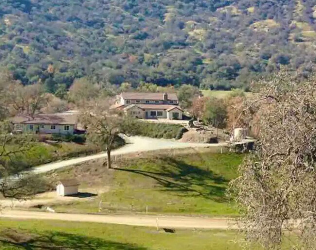 Building Photo - 42390 N Kaweah River Dr
