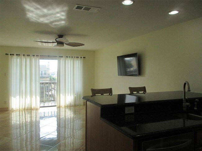 Building Photo - 15426 Fortuna Bay Dr