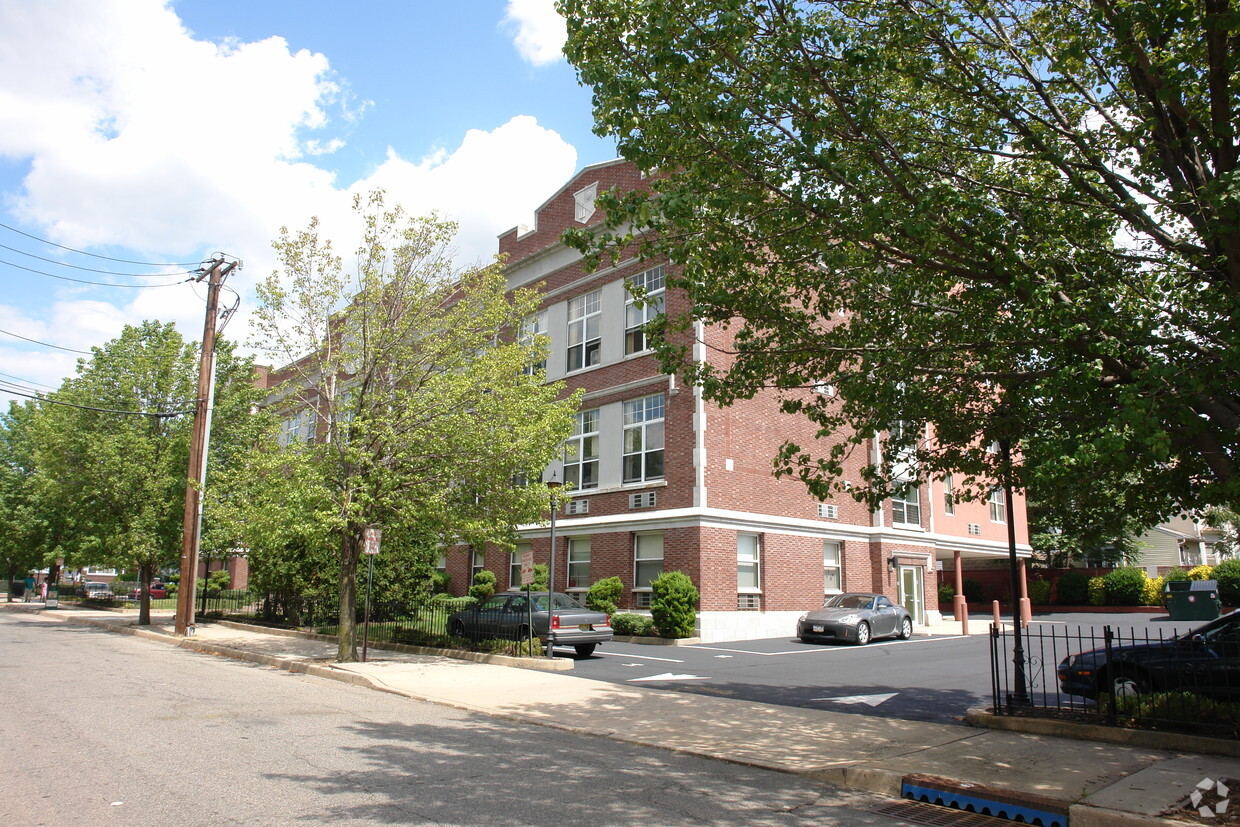 Primary Photo - Cleveland Arms Apartments