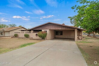 Building Photo - 2534 E Randall Dr