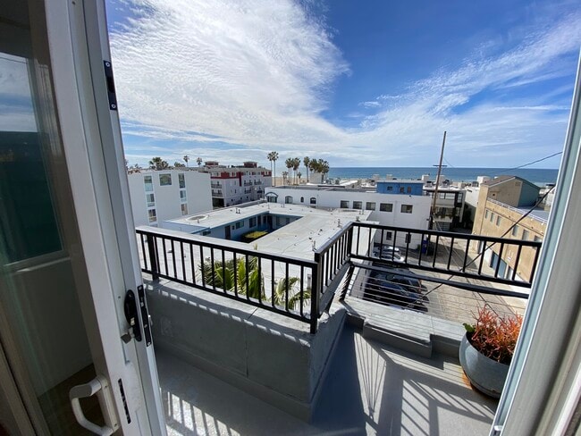 Penthouse-private balcony - 29 Navy Creative Lofts