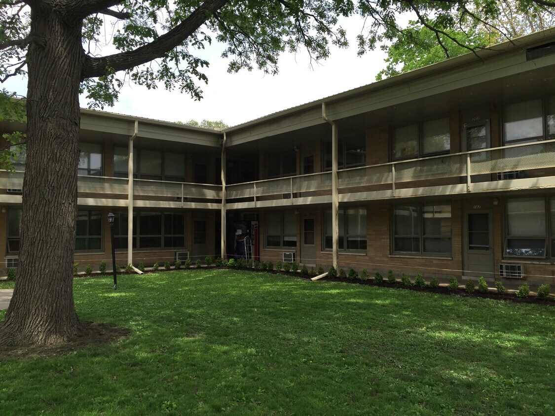 805 Illini Ave Unit 205, Pontiac, IL 61764 805 Illini Ave Pontiac, IL