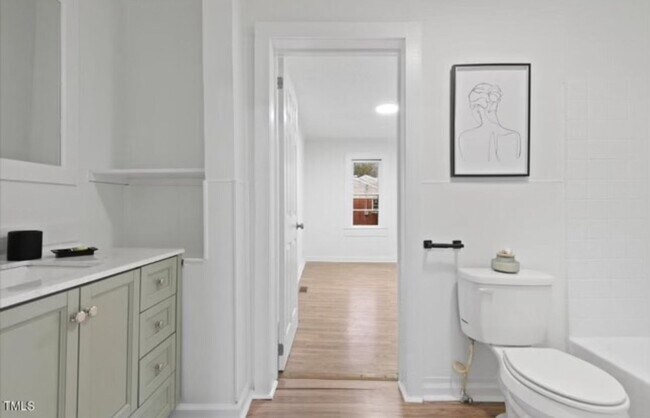 Foto del edificio - Three Bedroom Home!