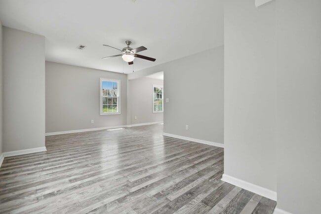 Building Photo - 970 Swift Dr