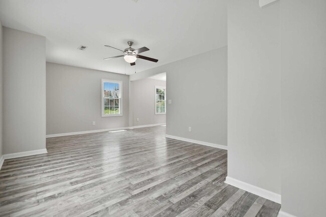 Foto del edificio - 970 Swift Dr