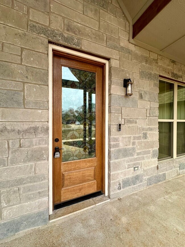 Building Photo - Stunning 3/2/2 on the Outskirts of Lindale!