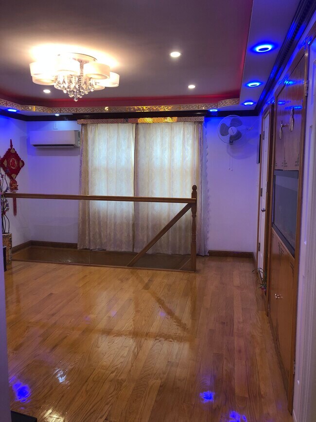 Foto del edificio - 5291 79th St