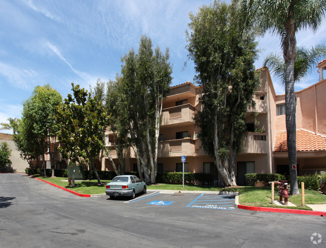 Building Photo - The Whispering Fountains at Laguna Woods