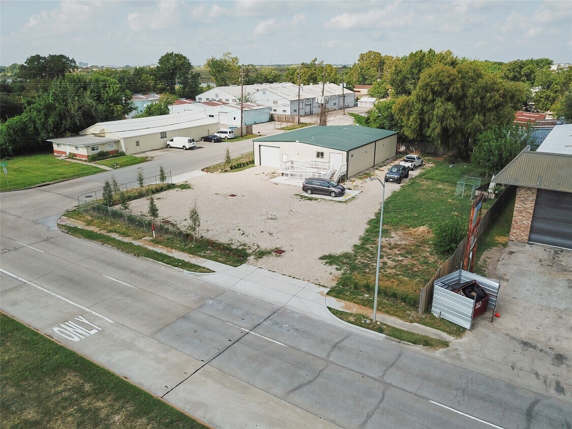 Foto del edificio - 6203 Gessner Rd