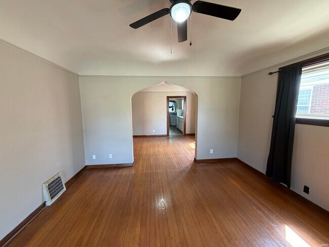 Foto del edificio - 210 S Weinbach Ave